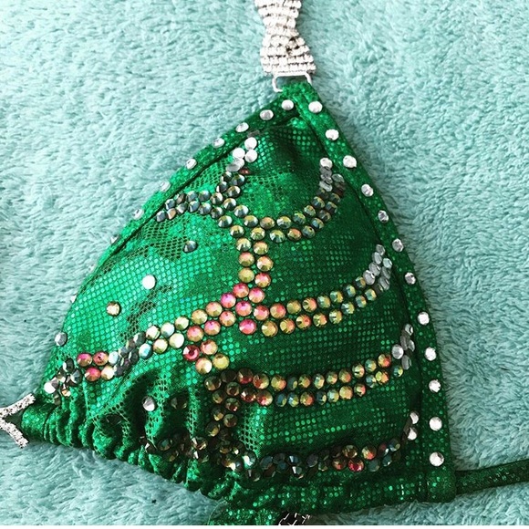 Custom bikini - Picture 3 of 3